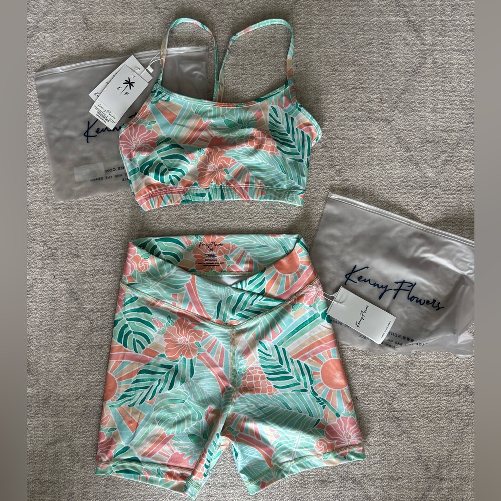 NWT Kenny Flowers biker shorts and top two piece set.  Size M - Picture 6 of 9